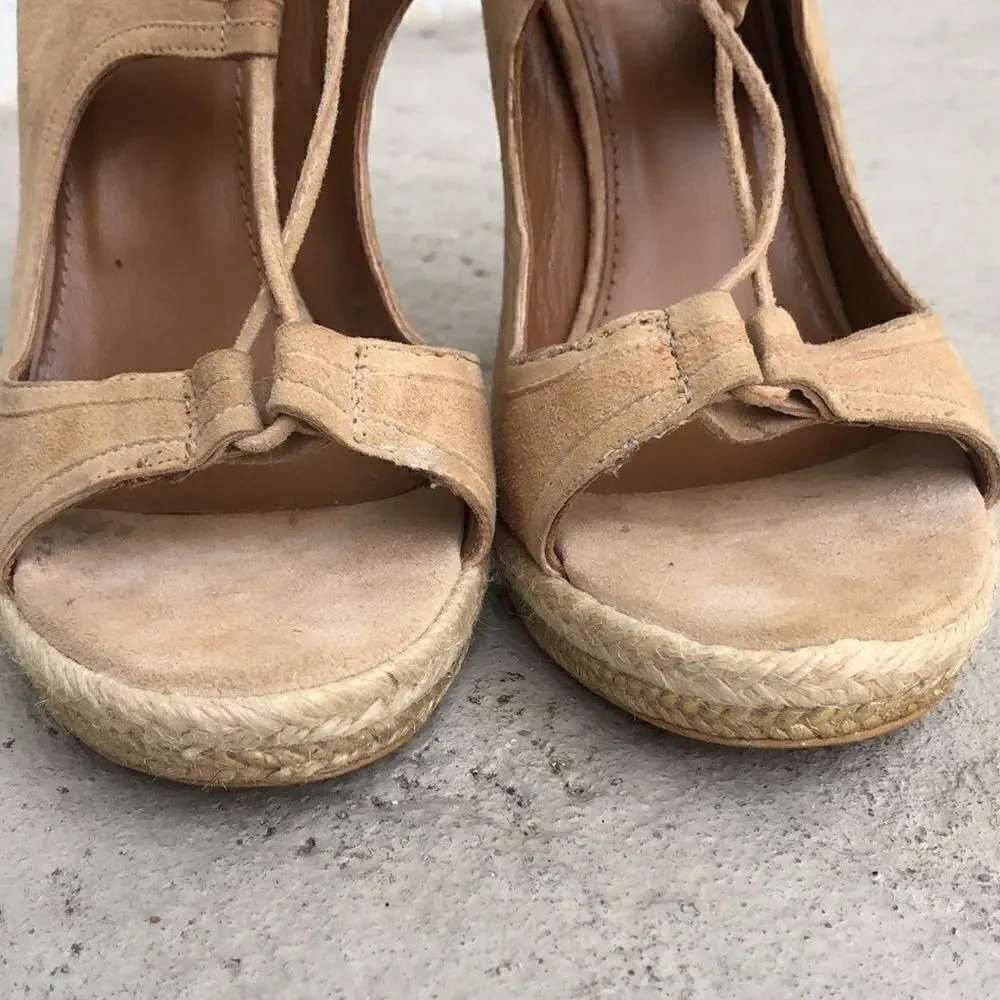 Aquazzura  platform